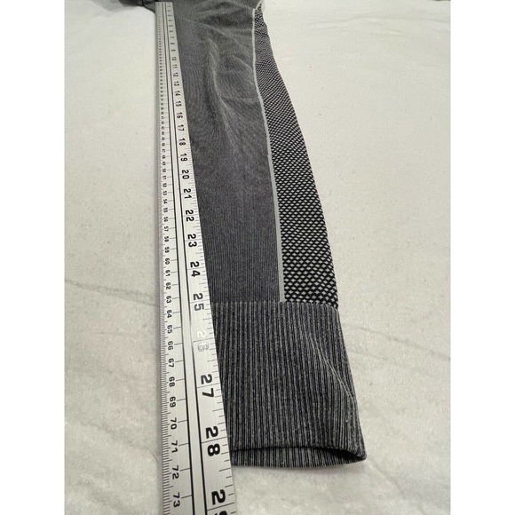 Athleta Size M Womens Seamless Twist Knit Leggings Black Gray Active Pants - Picture 6 of 6